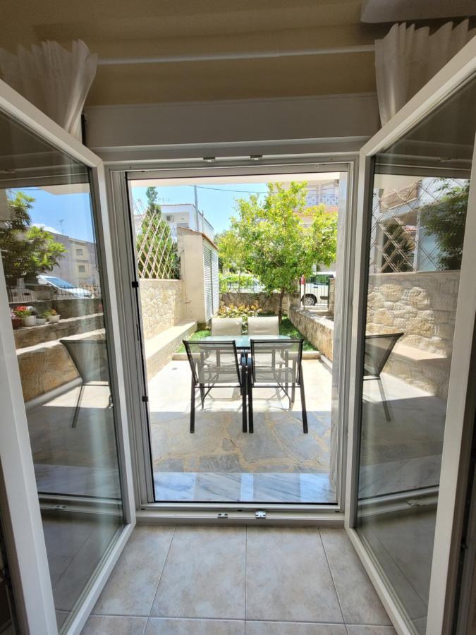 Anris & Dianas Dom - In A Quiet Part Of The Center Apartamento Kallithea  Exterior foto