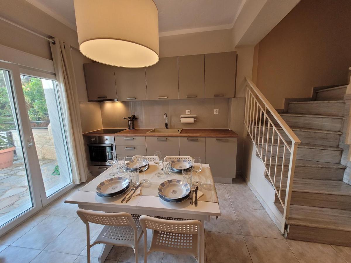 Anris & Dianas Dom - In A Quiet Part Of The Center Apartamento Kallithea  Exterior foto